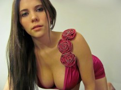 MFC LovesDesire with great cleavage